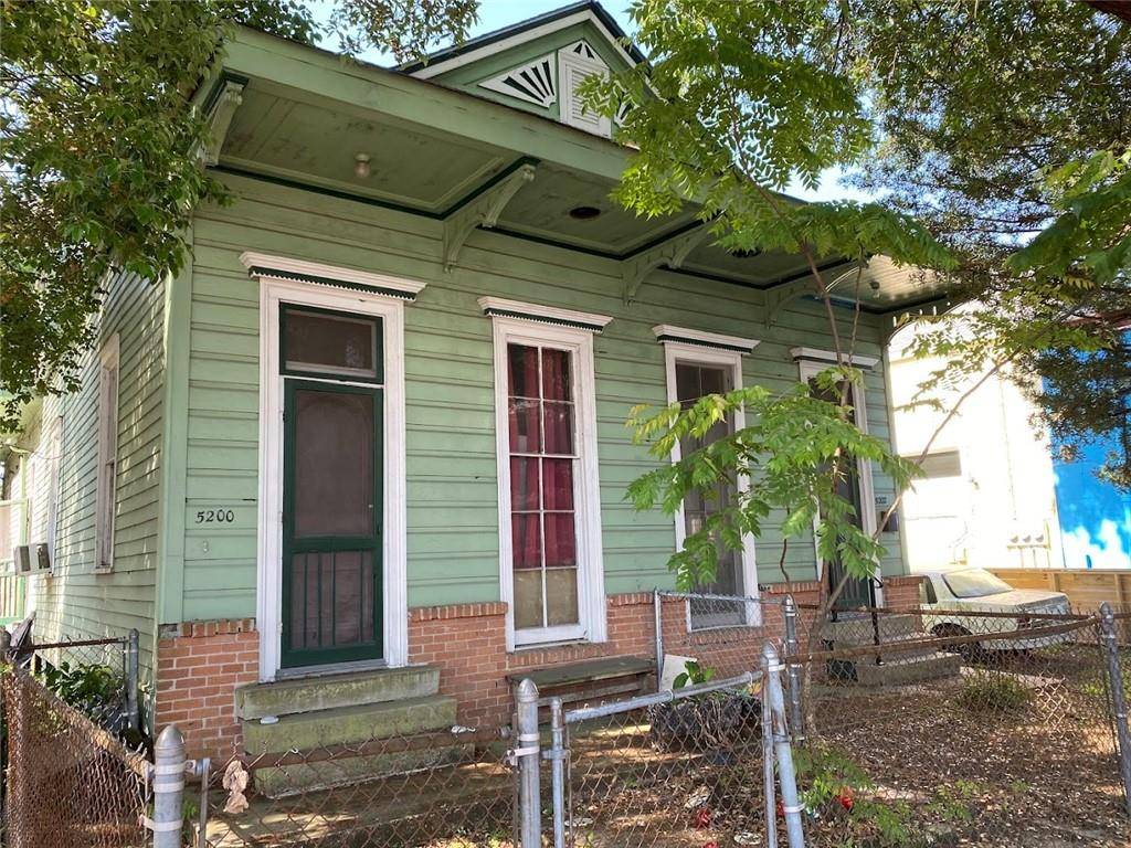 New Orleans, LA 70115,5200 02 MAGAZINE ST