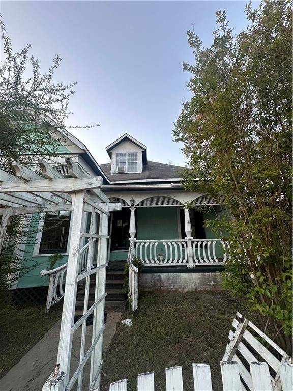 Winnfield, LA 71483,208 EAST MAIN ST