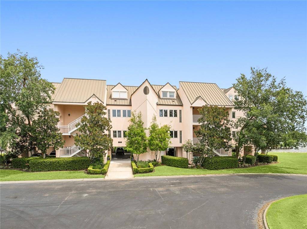 Mandeville, LA 70448,303 MARINERS ISLAND BLVD #303