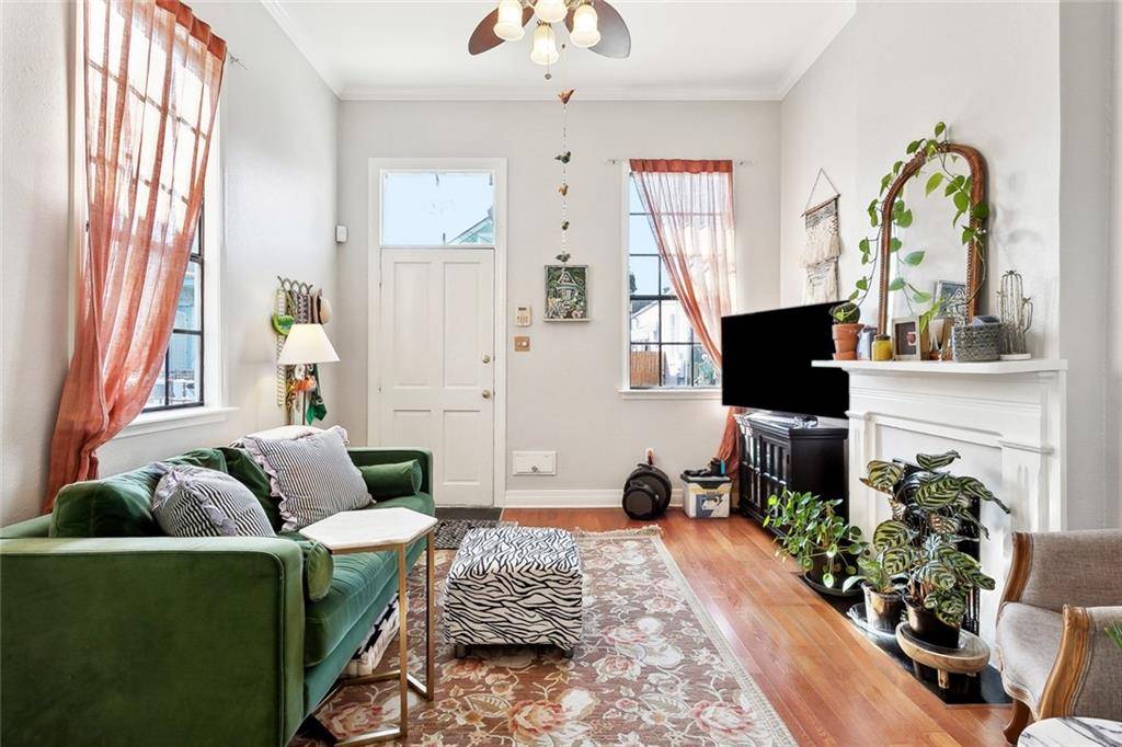New Orleans, LA 70130,2523 LAUREL ST #2523