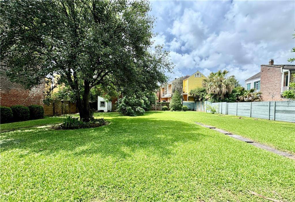 New Orleans, LA 70116,826 ESPLANADE AVE