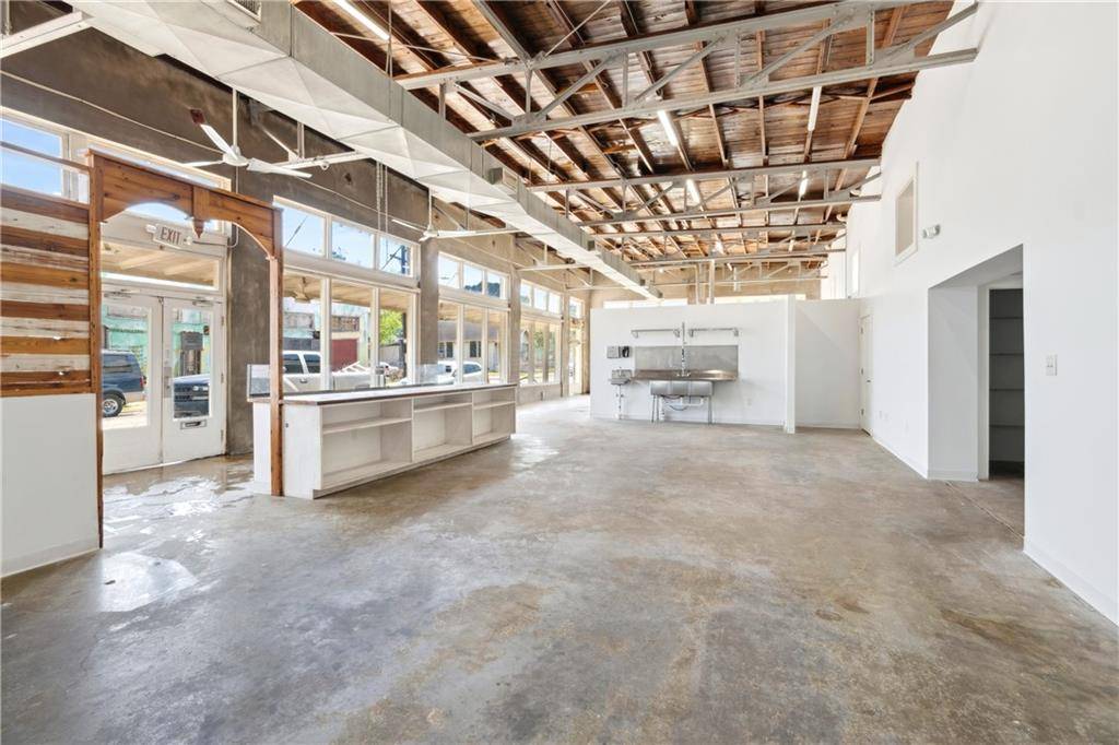 New Orleans, LA 70118,8300 APPLE ST