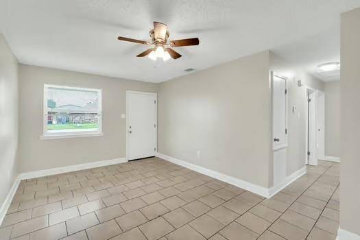 Marrero, LA 70072,5909 N OAK DR