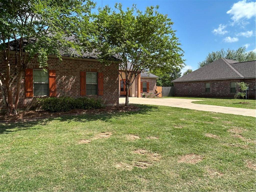 Alexandria, LA 71301,6514 ARDEN OAKS DR