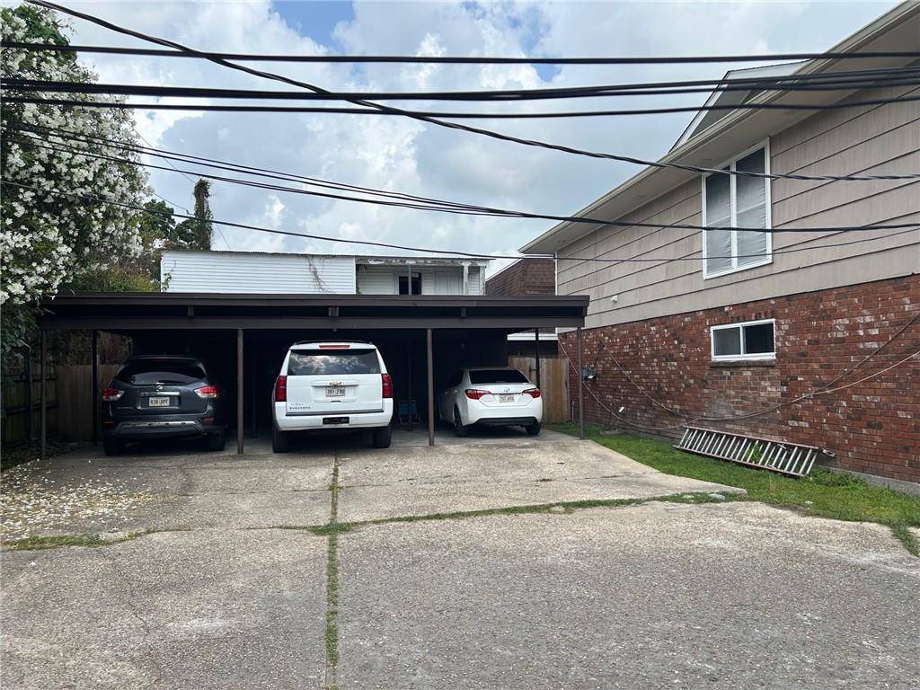 Kenner, LA 70065,637 VOURAY DR