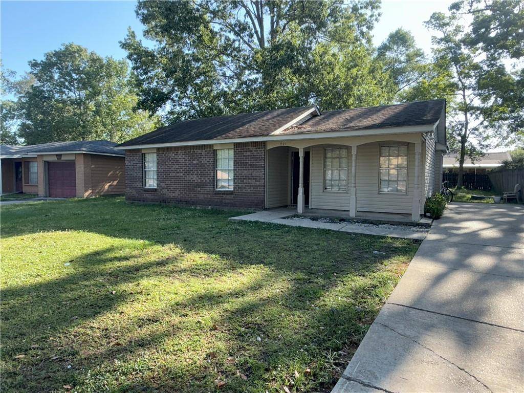 Mandeville, LA 70471,871 FOREST LOOP