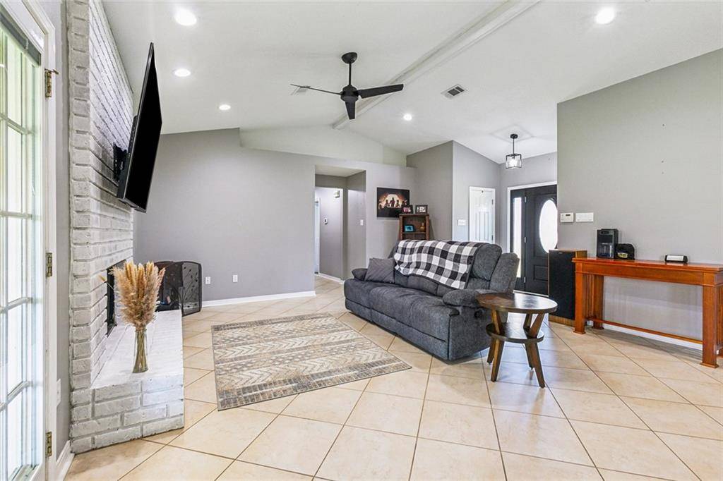 Marrero, LA 70072,2560 KISMET ST