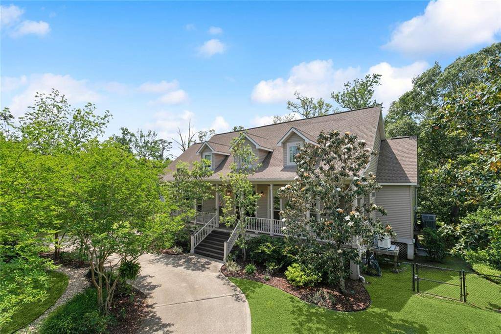 Mandeville, LA 70448,216 OAK LN