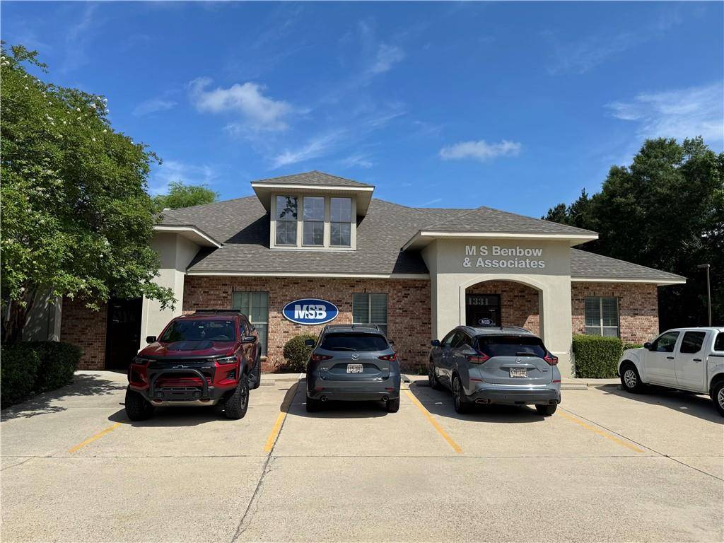 Mandeville, LA 70471,1331 WEST CAUSEWAY APPROACH