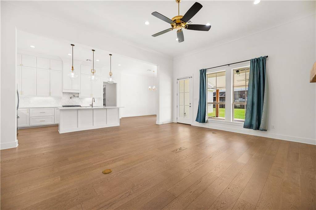 Alexandria, LA 71303,99 PECANWOOD DR