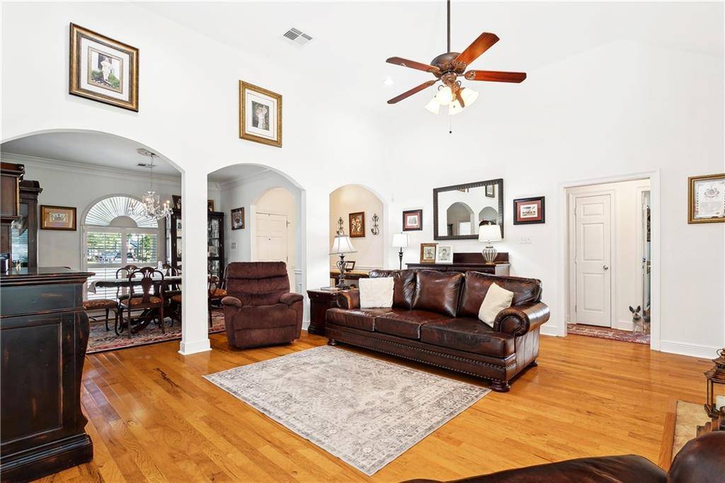 Mandeville, LA 70448,2063 OLVEY DR