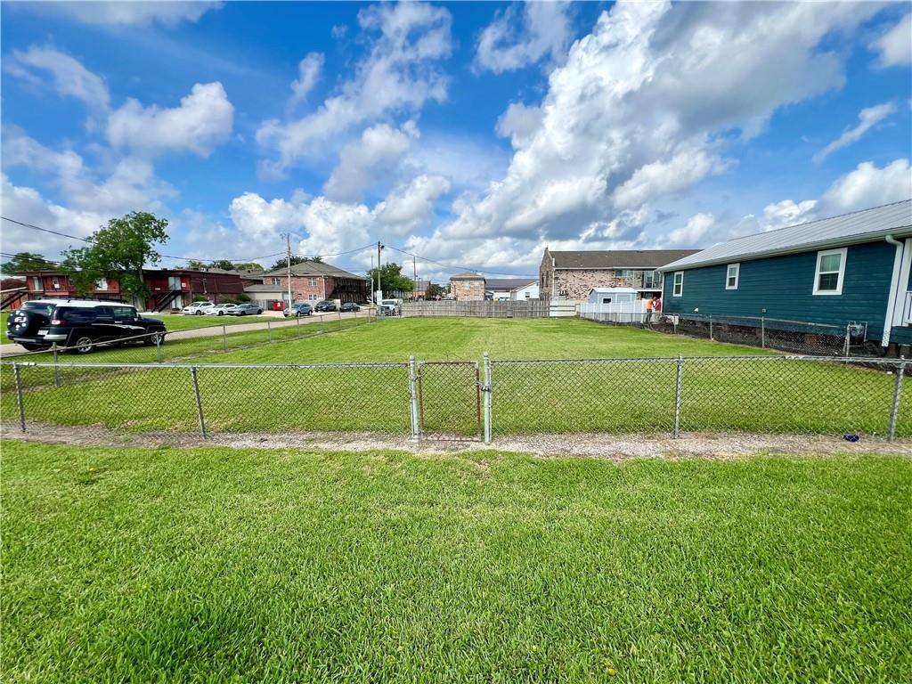 Metairie, LA 70005,1626 ORPHEUM AVE