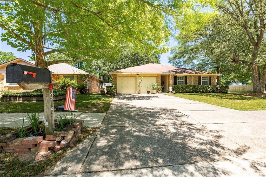 Mandeville, LA 70471,215 RIDGEWOOD CIR
