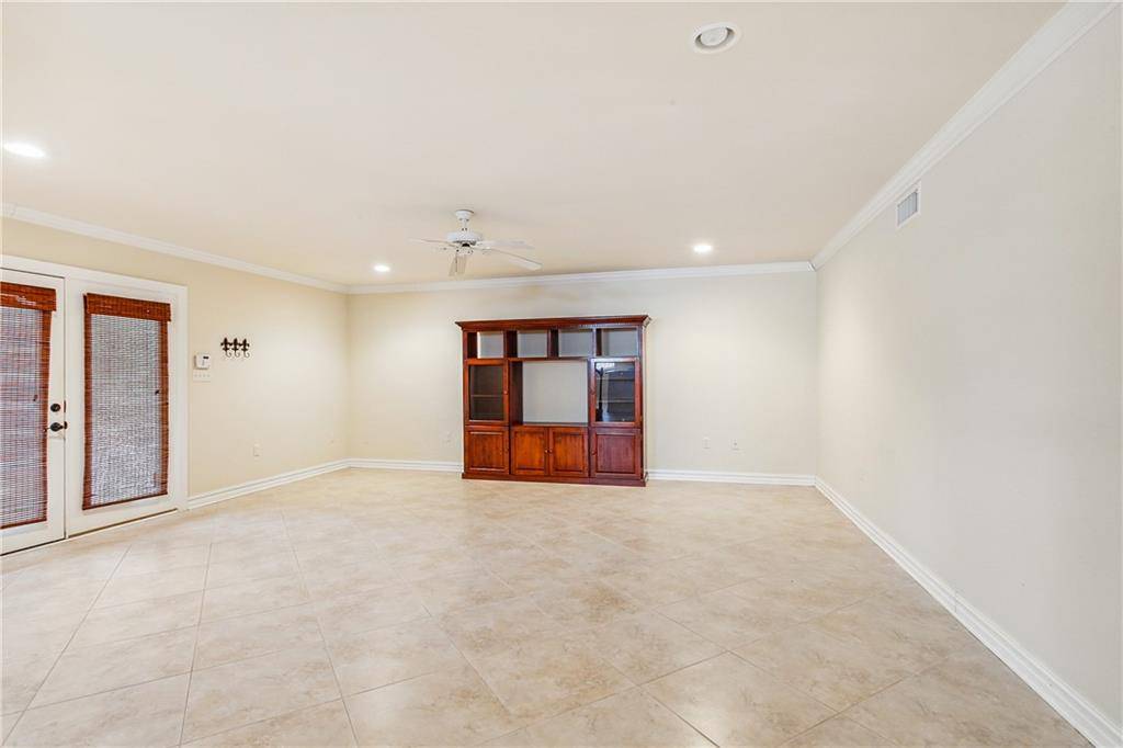 New Orleans, LA 70124,321 W HARRISON AVE #Upper