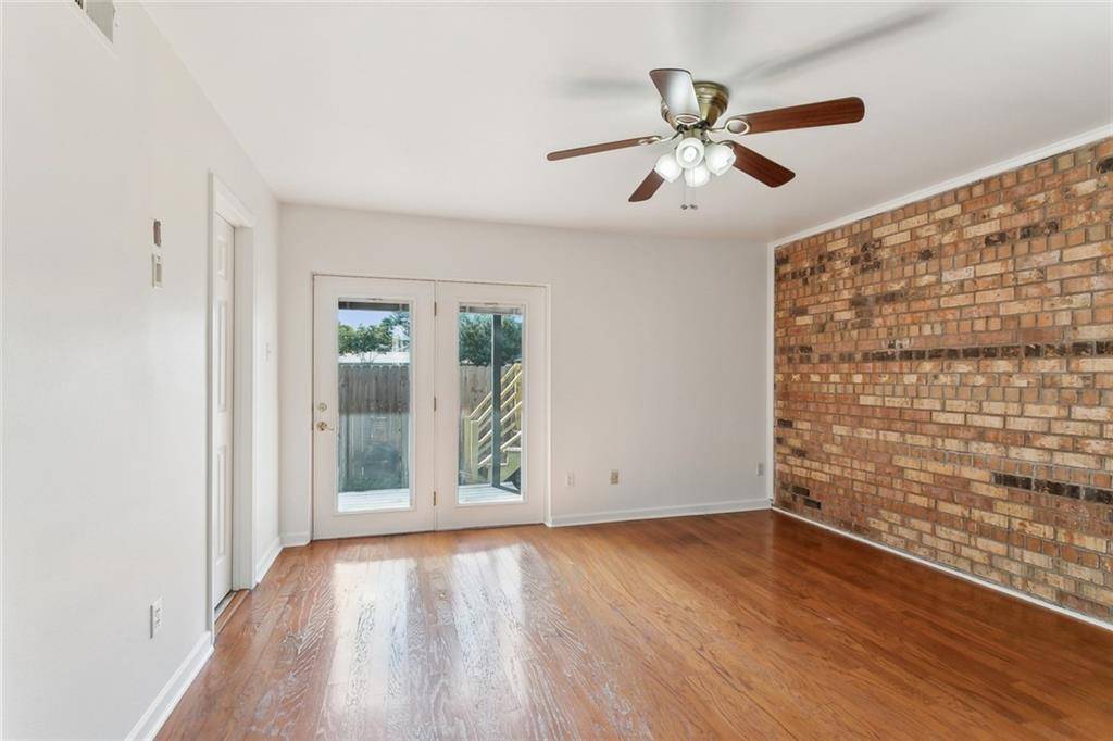 Metairie, LA 70001,932 OLD METAIRIE PL