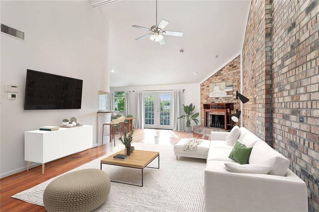 Metairie, LA 70001,932 OLD METAIRIE PL