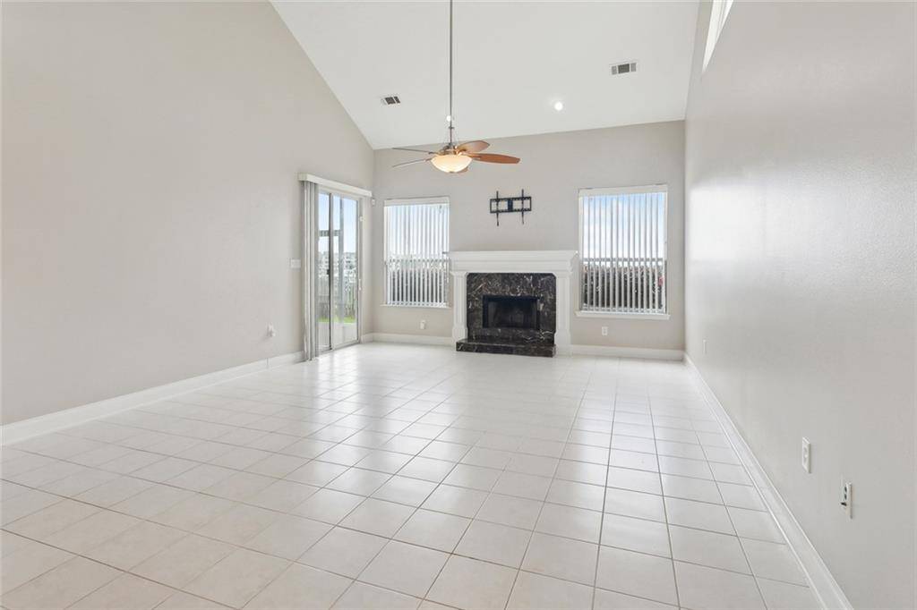 Slidell, LA 70458,1073 MARINA DR