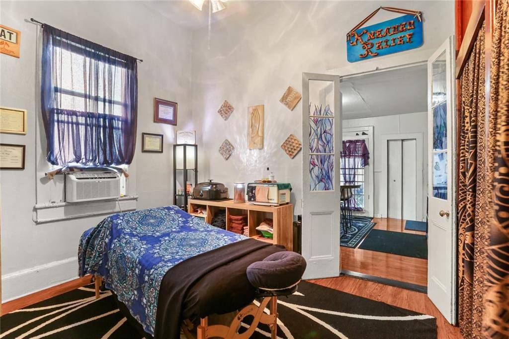 New Orleans, LA 70117,935 FRENCHMEN ST