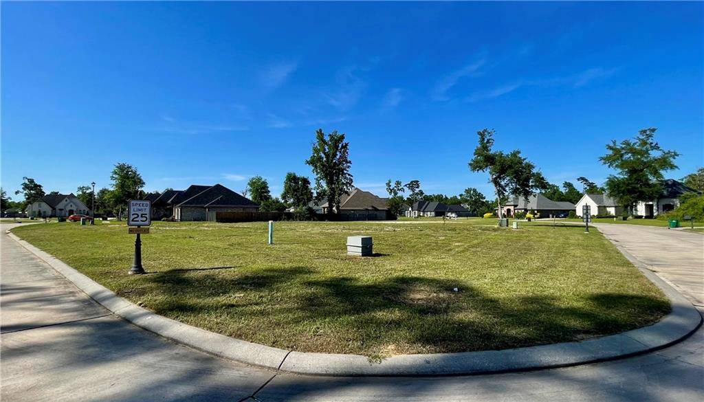 Slidell, LA 70461,676 DOCKSIDE DR