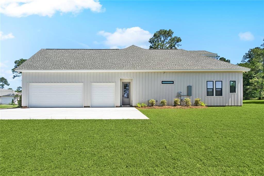 Abita Springs, LA 70420,605 NORTHWOODS DR