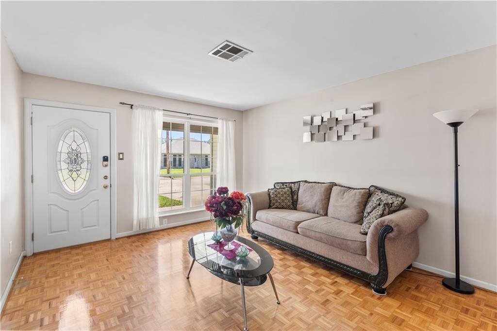 Marrero, LA 70072,5504 SABINE DR