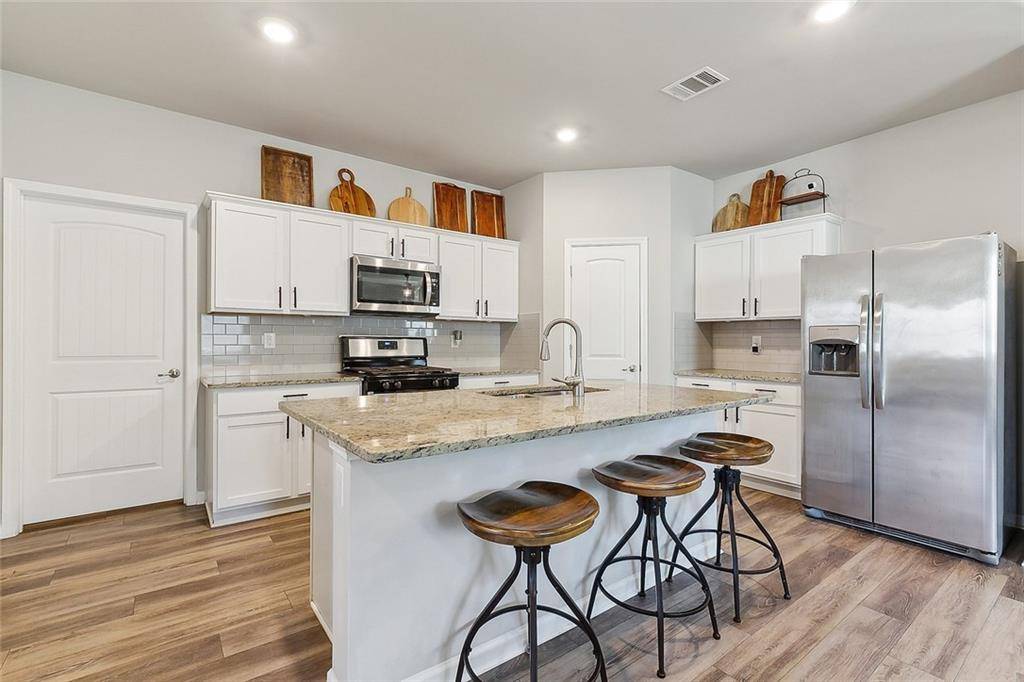 Ponchatoula, LA 70454,38554 MADDY LN