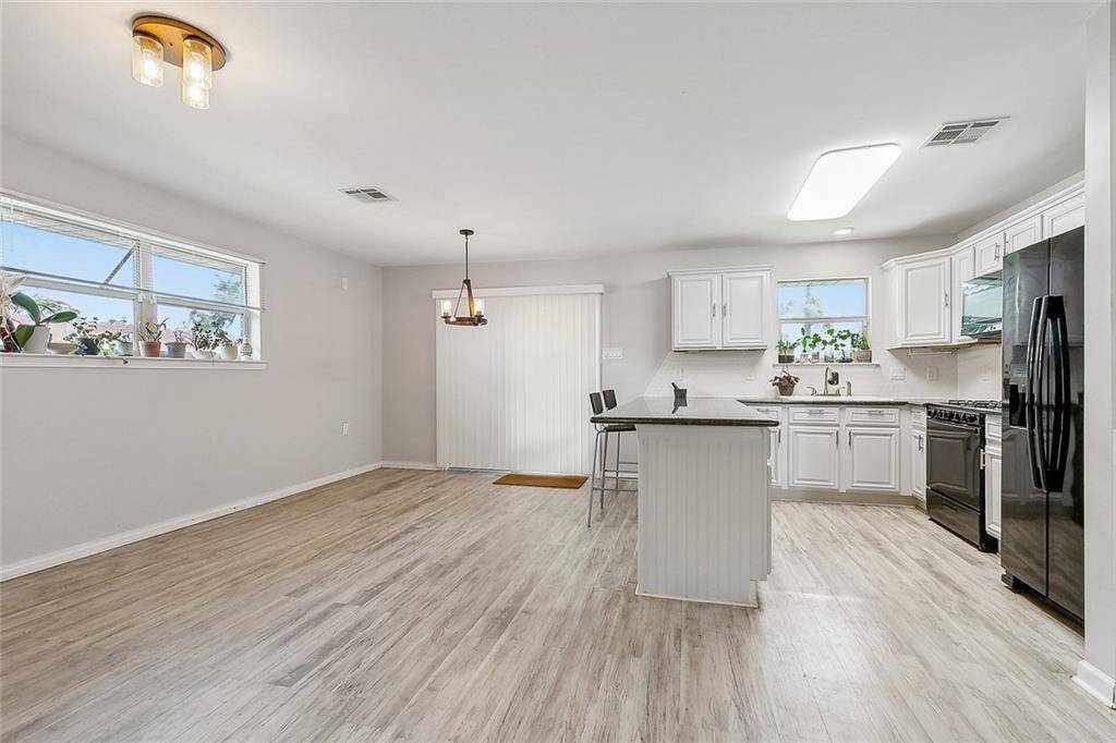Chalmette, LA 70043,8287 BENJAMIN DR