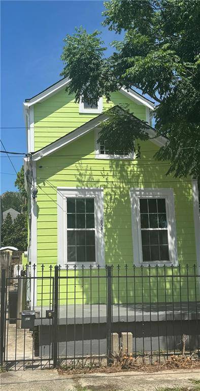 New Orleans, LA 70115,827 DELACHAISE ST