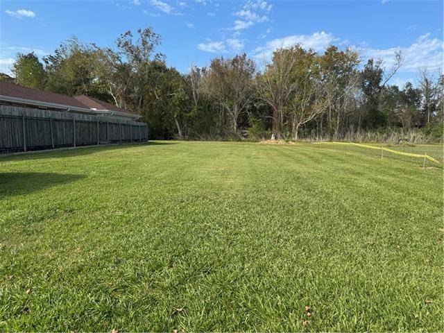 Violet, LA 70092,3316 ACORN DR