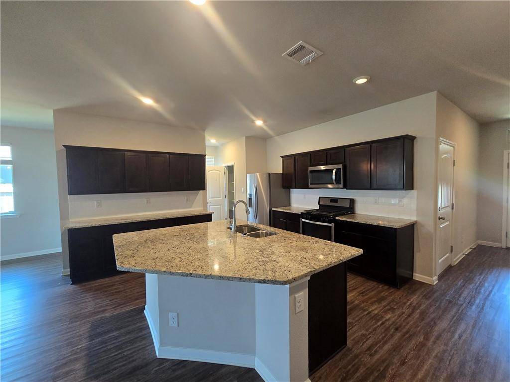 Slidell, LA 70461,1848 E LAKESHORE LANDING DR