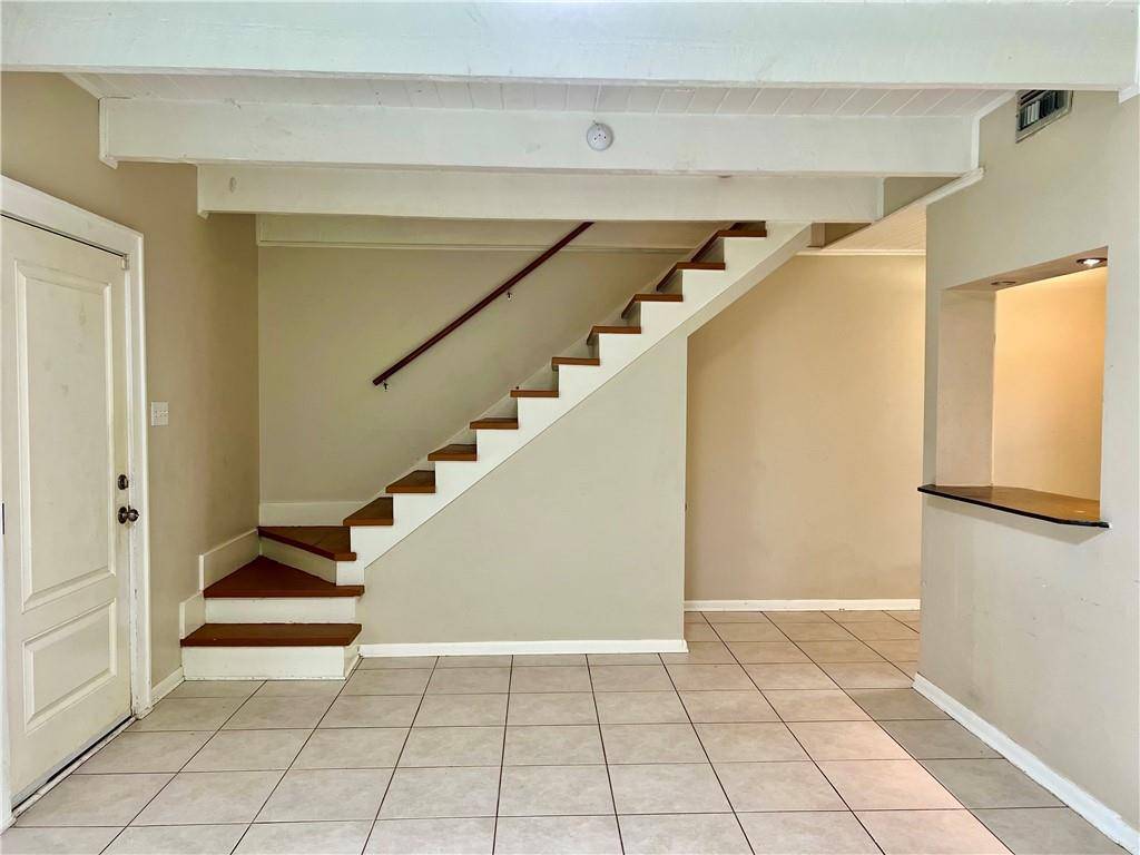 Covington, LA 70433,204 W 11TH AVE #4