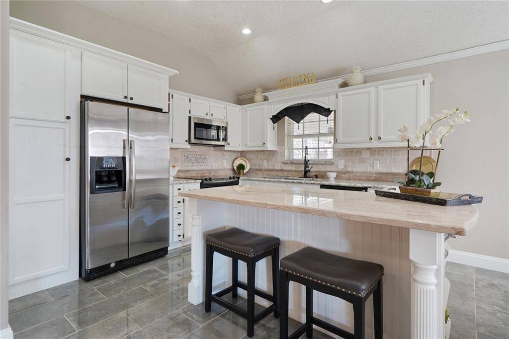La Place, LA 70068,2240 W CANTERBURY DR