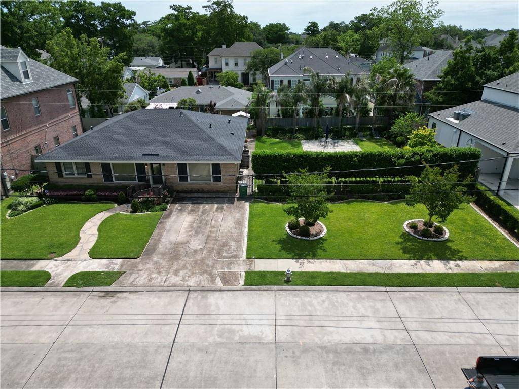 Metairie, LA 70005,305-07 W WILLIAM DAVID Pkwy