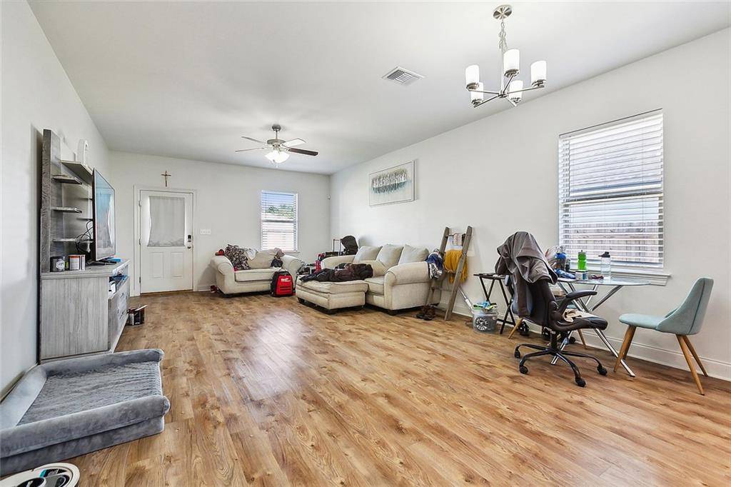 Meraux, LA 70075,4100 NAJOLIA ST