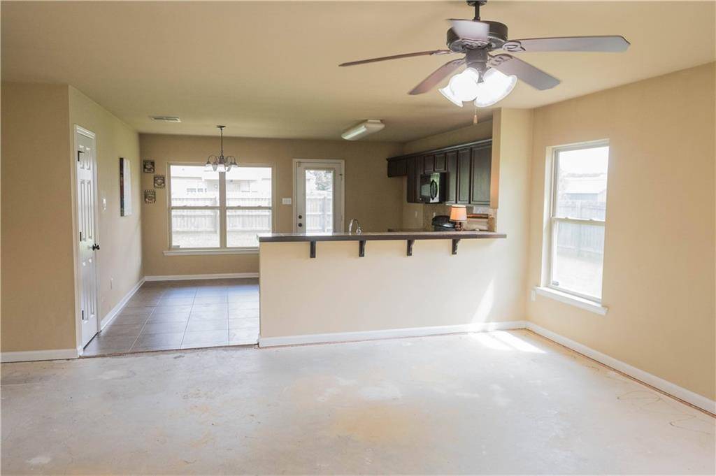 Ponchatoula, LA 70454,28495 HOLIDAY DR