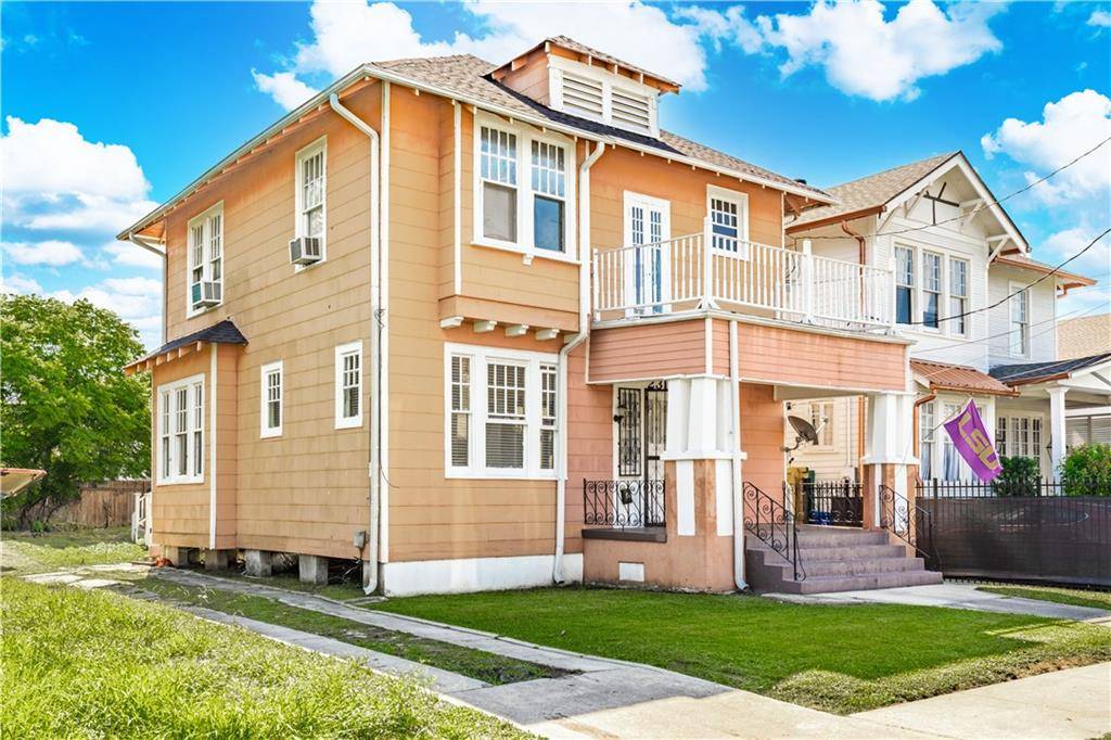 New Orleans, LA 70115,2315 PENISTON ST