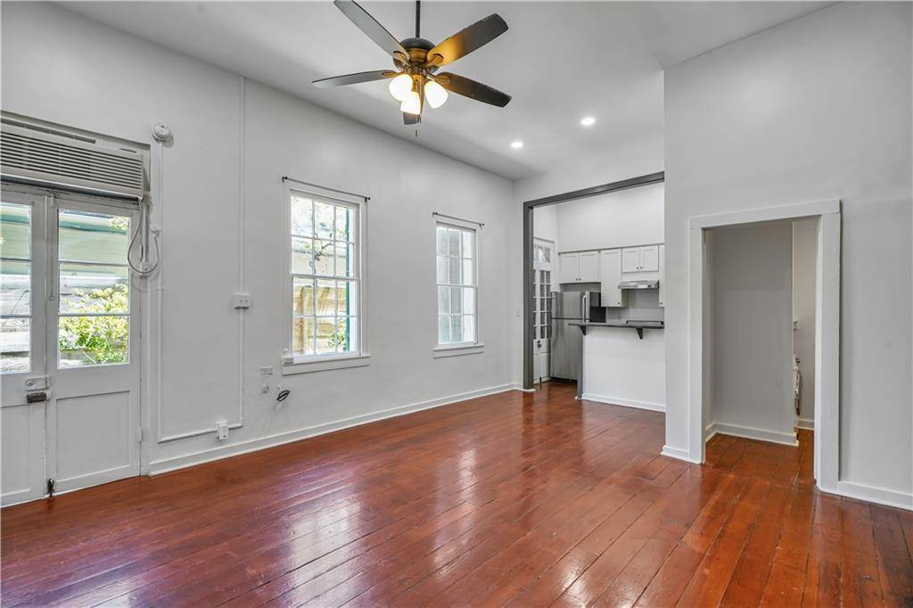 New Orleans, LA 70116,920 CHARTRES ST #2