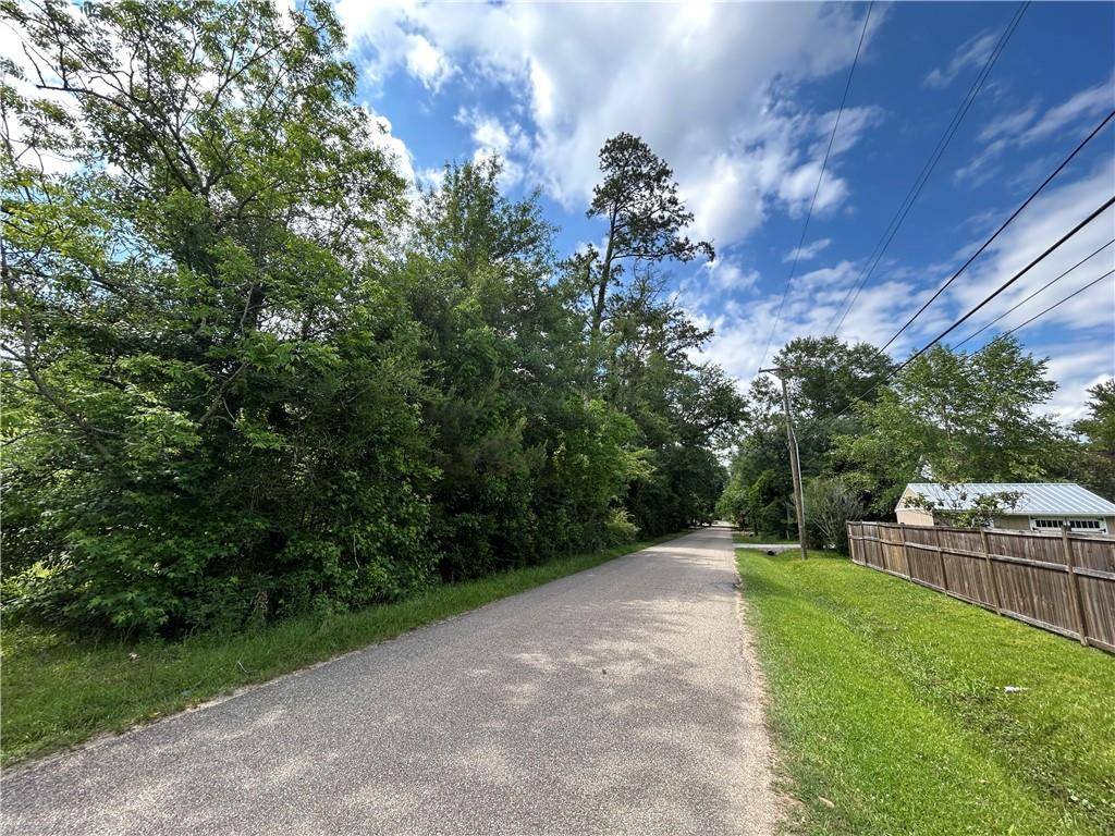 Abita Springs, LA 70420,ST CHARLES ST