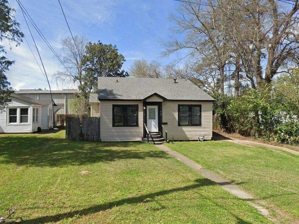Alexandria, LA 71301,1764 ELLIOTT ST