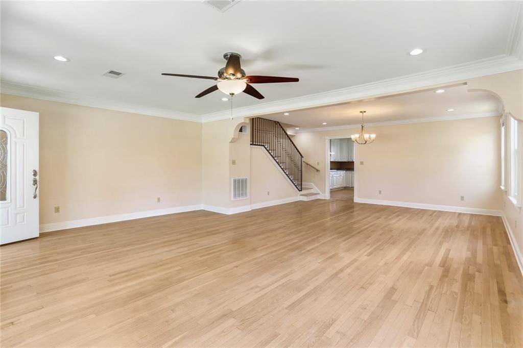 New Orleans, LA 70124,6141 CANAL BLVD