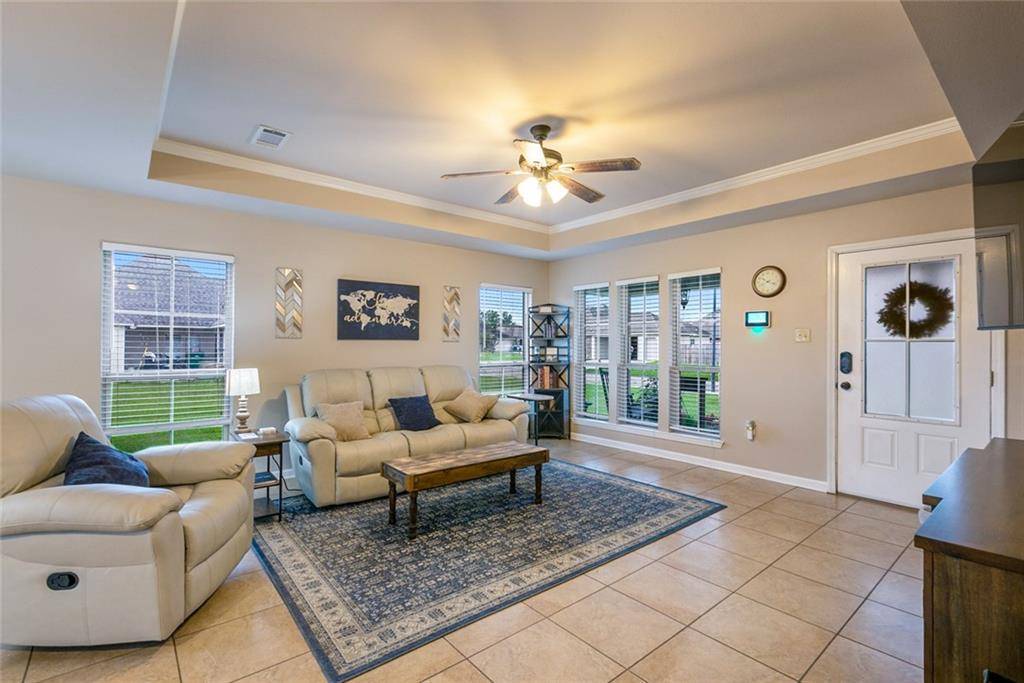 Livingston, LA 70754,28272 LAKE SALVADOR DR