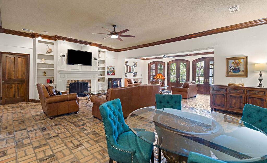 Mandeville, LA 70471,553 BEAU CHENE DR