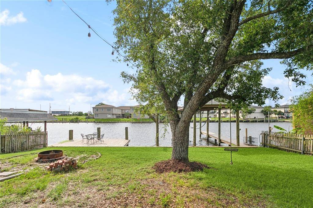 Slidell, LA 70461,352 MOONRAKER DR