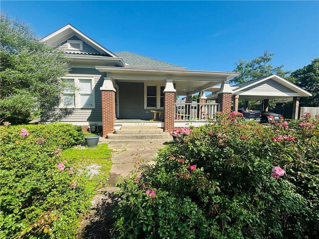 Alexandria, LA 71301,2236 ELLIOTT ST