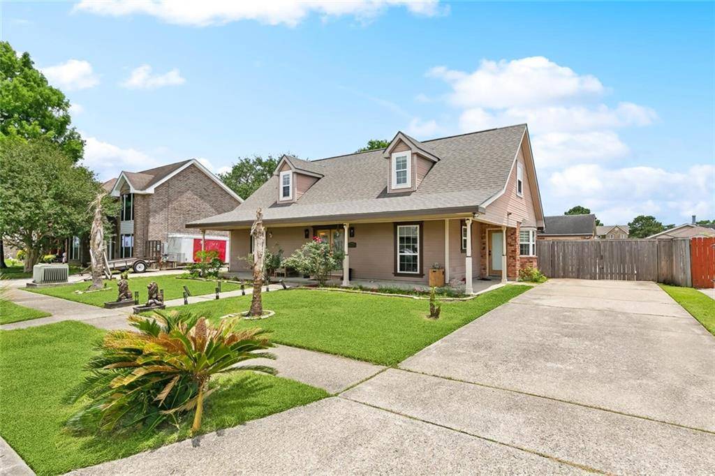 Violet, LA 70092,3405 MOSS LN