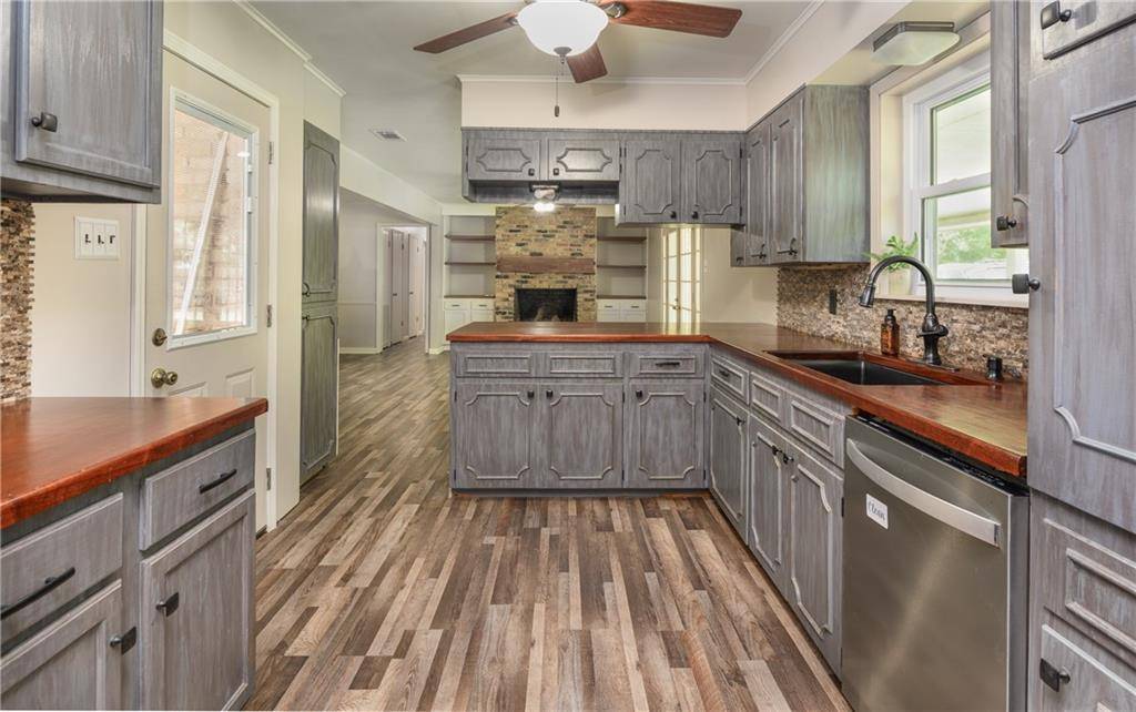 Alexandria, LA 71303,529 BOB WHITE LN