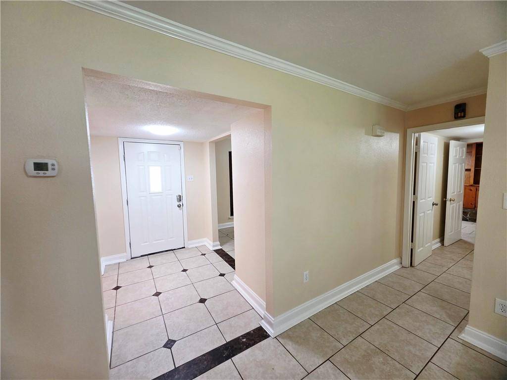 Gretna, LA 70056,208 COTTONWOOD DR