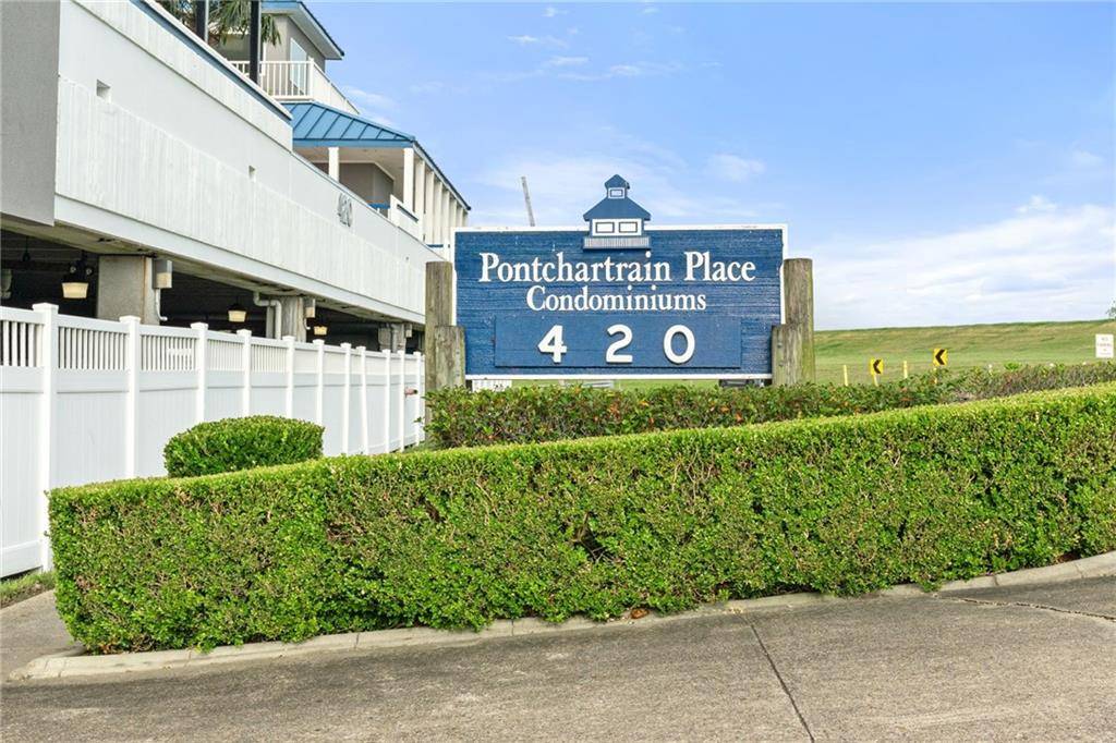 Metairie, LA 70005,420 METAIRIE HAMMOND HWY #208