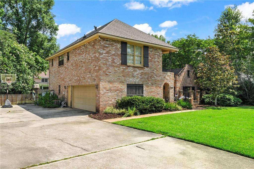 Mandeville, LA 70471,225 SILVER MAPLE DR
