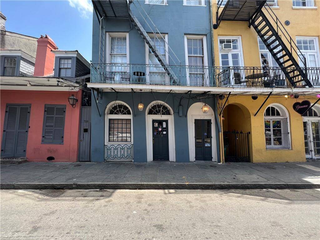 New Orleans, LA 70130,717 TOULOUSE ST #3